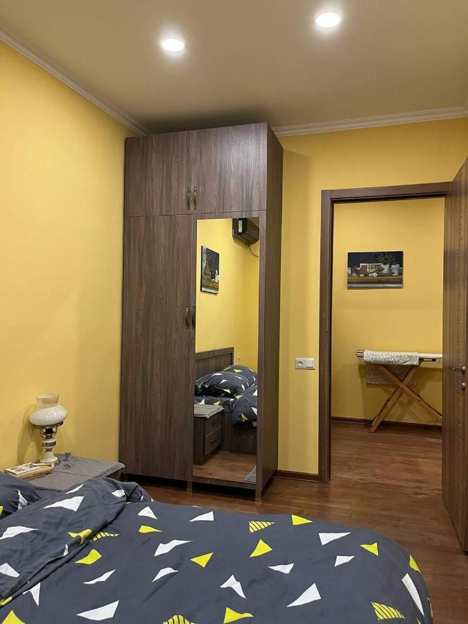 Home Away Home In Heart Of Тбилиси Экстерьер фото